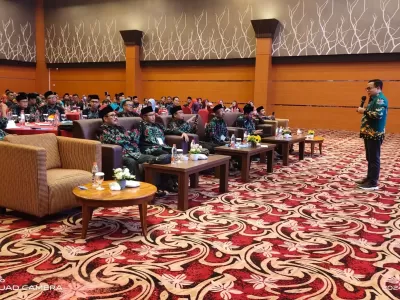Peserta rakor mendengarkan materi dari pak Dirjen GTK Kemenag RI