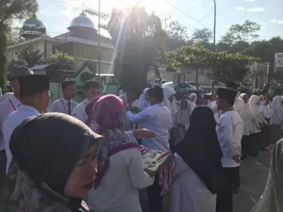 Pemberian Medali